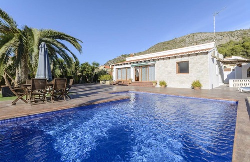 Alcalali Villa | 107 m² Villa ∙ 3 bedrooms ∙ 5 guests