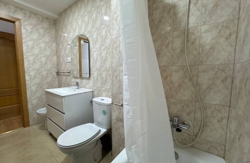 Mostoles Apartment | 110 m² Apartment ∙ 5 bedrooms ∙ 5 guests