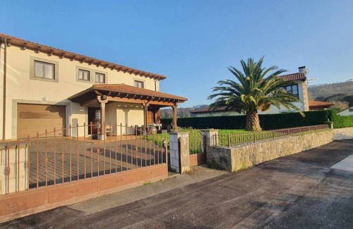 Villahormes House | 120 m² House ∙ 3 bedrooms ∙ 6 guests