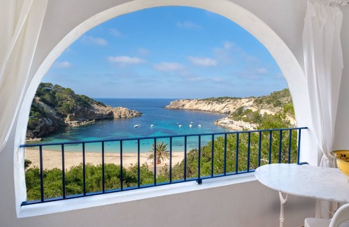 Cala Vadella Villa | 140 m² Villa ∙ 4 bedrooms ∙ 8 guests