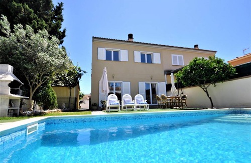 Badia Gran House | 150 m² House ∙ 3 bedrooms ∙ 6 guests