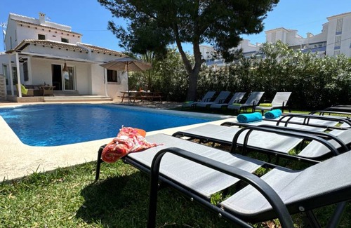 Les Deveses Villa | 170 m² Villa ∙ 6 bedrooms ∙ 12 guests
