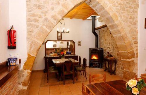 Albocasser House | 180 m² House ∙ 5 bedrooms ∙ 15 guests