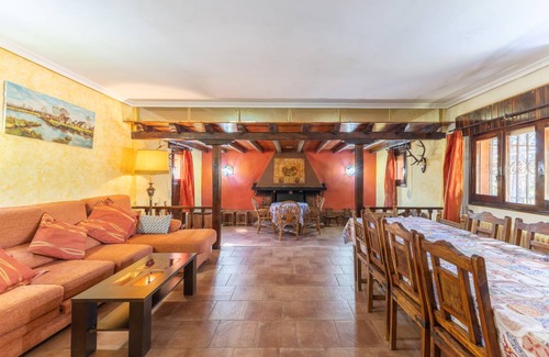 San Martin de Valdeiglesias Villa | 180 m² Villa ∙ 5 bedrooms ∙ 14 guests