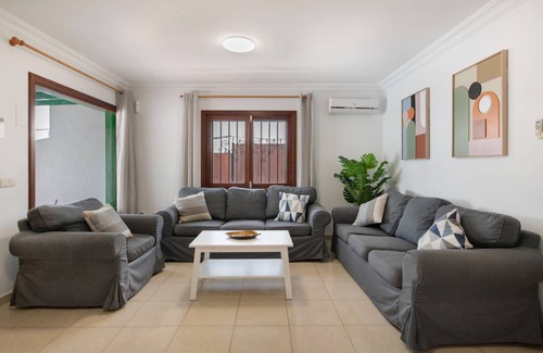 Los Pocillos House | 185 m² House ∙ 6 bedrooms ∙ 12 guests