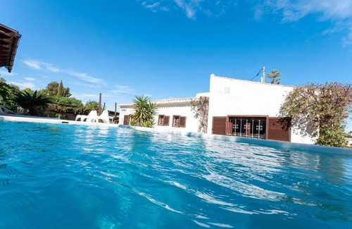 Trencall Villa | 190 m² Villa ∙ 2 bedrooms ∙ 5 guests