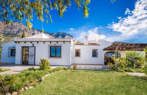 Ermita Villa | 212 m² Villa ∙ 3 bedrooms ∙ 6 guests