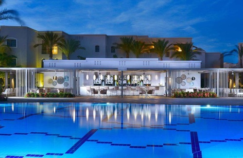 Tiran Island Resort | 216 m² Resort ∙ 3 bedrooms ∙ 127 guests