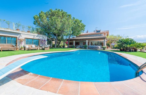 Muro Villa | 220 m² Villa ∙ 8 bedrooms ∙ 16 guests