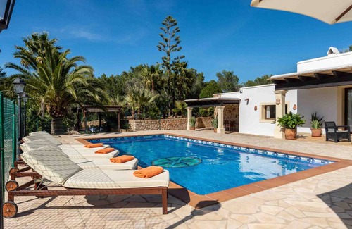 Sant Joan de Labritja Cottage | 250 m² Cabin ∙ 4 bedrooms ∙ 8 guests
