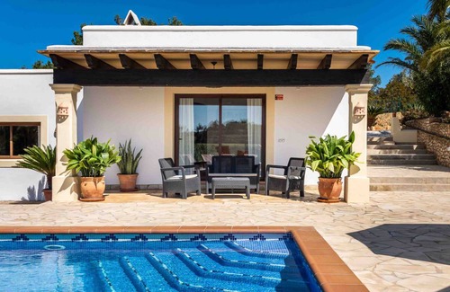 Sant Joan de Labritja Cottage | 250 m² Cabin ∙ 4 bedrooms ∙ 8 guests
