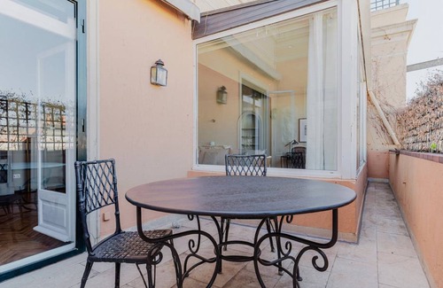 Dreta de l'Eixample House | 250 m² House ∙ 3 bedrooms ∙ 6 guests