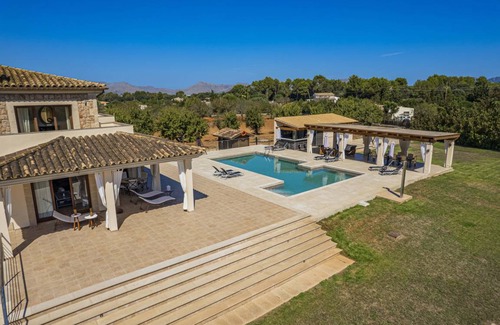 Alcudia Villa | 350 m² Villa ∙ 5 bedrooms ∙ 10 guests