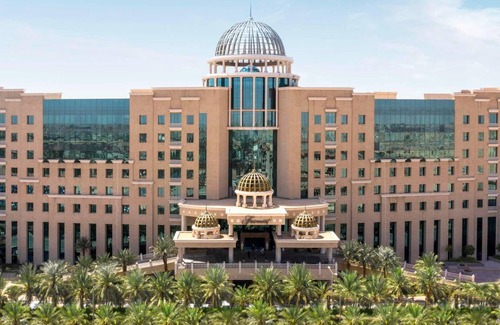 Qurtubah Hotel | 395 m² Hotel ∙ 3 bedrooms ∙ 127 guests