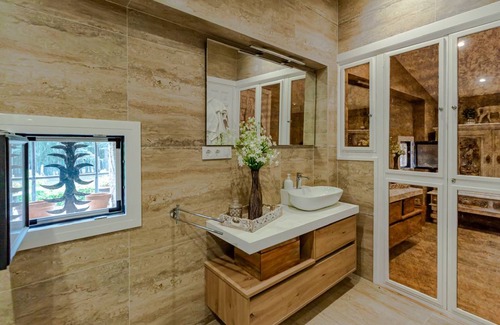 Darnius Apartment | 400 m² Apartment ∙ 4 bedrooms ∙ 7 guests