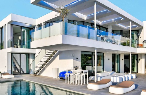 San Juan Bautista Villa | 477 m² Villa ∙ 5 bedrooms ∙ 10 guests