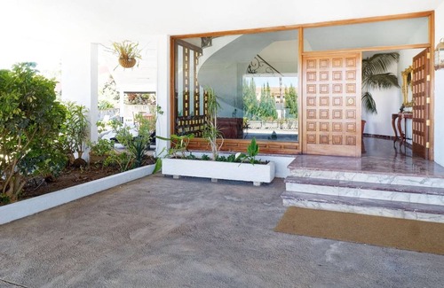 Tafira Other | 500 m² Accommodation ∙ 5 bedrooms ∙ 10 guests