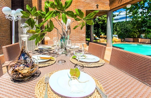 El Viso Apartment | 500 m² Apartment ∙ 5 bedrooms ∙ 14 guests