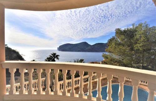 Camp de Mar Villa | 500 m² Villa ∙ 3 bedrooms ∙ 10 guests