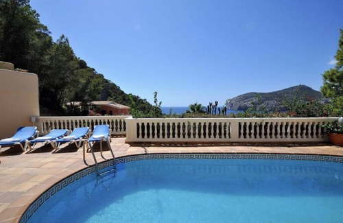 Camp de Mar Villa | 500 m² Villa ∙ 3 bedrooms ∙ 10 guests