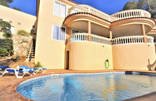 Camp de Mar Villa | 500 m² Villa ∙ 3 bedrooms ∙ 10 guests