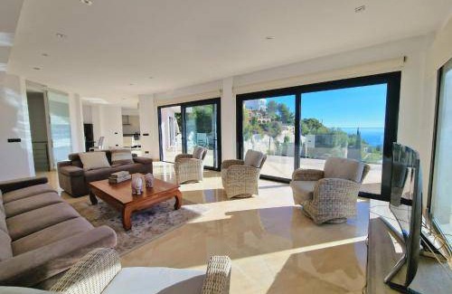 Aduanas Villa | 513 m² Villa ∙ 4 bedrooms ∙ 8 guests
