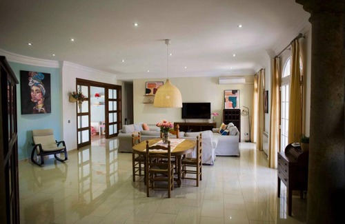 Navarres Villa | 600 m² Villa ∙ 7 bedrooms ∙ 20 guests