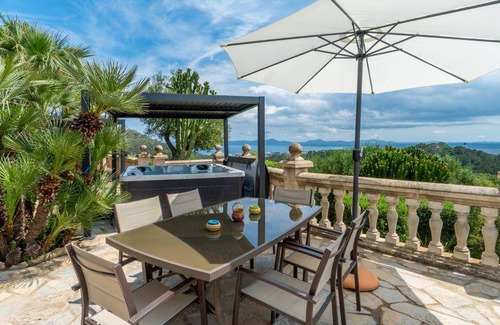 Alcudia House | 650 m² House ∙ 8 bedrooms ∙ 15 guests