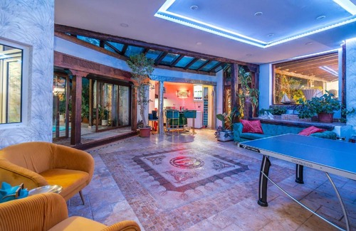 Las Rozas de Madrid House | 800 m² House ∙ 6 bedrooms ∙ 14 guests