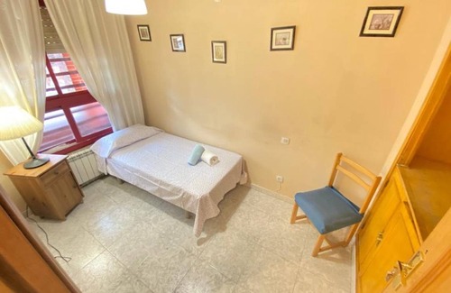 Puente de Vallecas Resort | 85 m² Private room ∙ 1 bedroom ∙ 1 guest