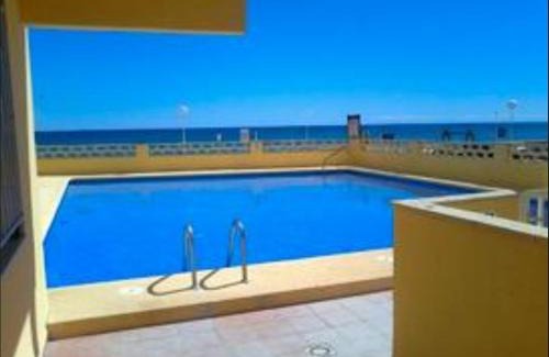 Plaza De La Costera Apartment | Acogedor apartamento con vistas al mar.