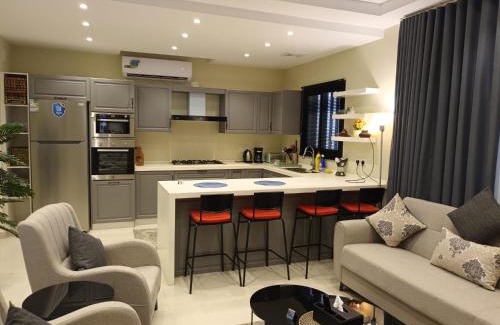 Medina Apartment | Alrawdah Luxury 3 Bedroom Apartment 5 Mins Drive to Haram الروضة للشقق الفاخرة