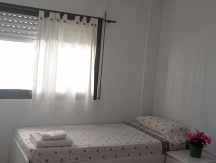 La Pineda Apartment | Apartamento con amplia terraza, ideal familias