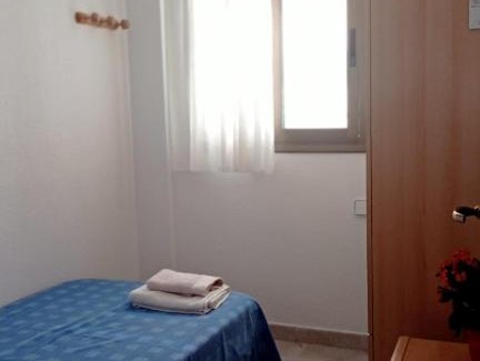 La Pineda Apartment | Apartamento con amplia terraza, ideal familias