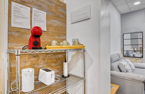 Cami Fondo Apartment | Apartment 'Ciencias' with Wi-Fi and Air Conditioning