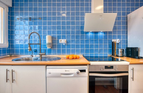 Oliva Apartment | Apartment 'Ximoapartments' with Balcony, Wi-Fi and Air Conditioning