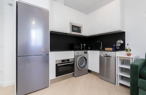 Carabanchel Apartment | Aurora Stays by Charming II, Apartment for 4 with free parking