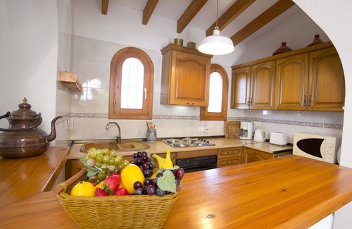 Empedrola House | Beautiful apartment in villa for 6 guests with WIFI, pool, TV and terrace