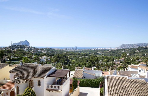 Empedrola House | Beautiful apartment in villa for 6 guests with WIFI, pool, TV and terrace