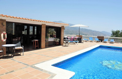 Torrox Villa | Beautiful Country Villa with stunning views, private pool & tennis court