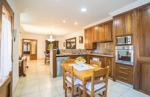 Mancor de la Vall House | Beautiful private villa for 8 people with hot tub, WIFI, A/C, TV and patio