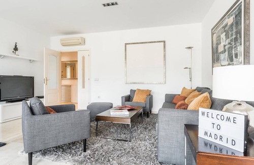 Jeronimos Apartment | BNBHolder Majestic ATOCHA STATION