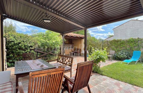 Santurde Cottage | Cabin ∙ 4 bedrooms ∙ 10 guests