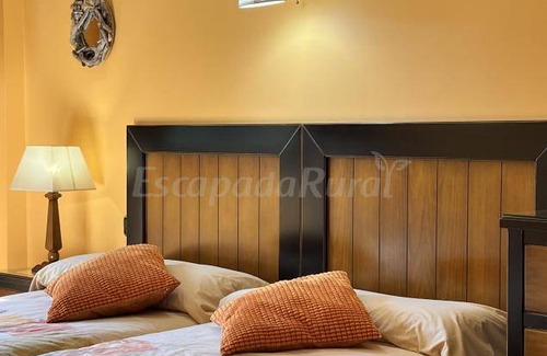 Santurde Cottage | Cabin ∙ 4 bedrooms ∙ 10 guests