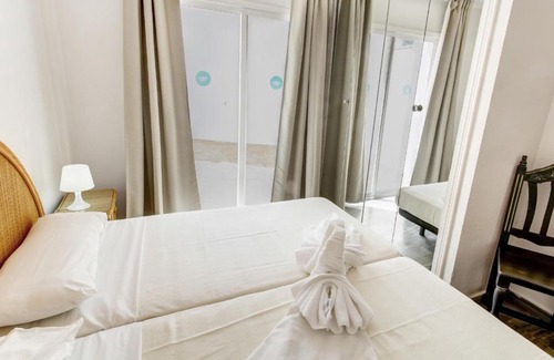 Calahonda Apartment | Campanario Calahonda 2 Bedrooms 6Pax Great apartment near all amenities 92 IR80