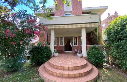 Baranain House | Casa chalet jardín particular Ideal Grupos y familias