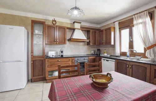 Moscari House | Country house panoramic views & pool & acc for 10