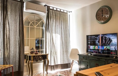 Embajadores Apartment | Cozy apartment in downtown