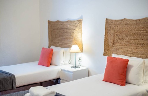 Esquerra de l'Eixample Apartment | 144 m² Apartment ∙ 4 bedrooms ∙ 12 guests