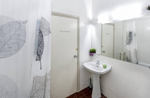 Esquerra de l'Eixample Resort | Private room ∙ 1 bedroom ∙ 1 guest
